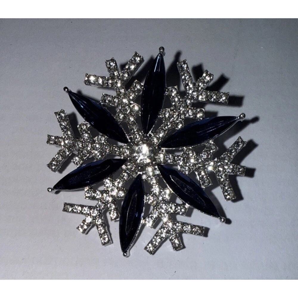 NWT Silvertone Faux Sapphire And Clear Rhinestone Brooch Pin Winter Christmas